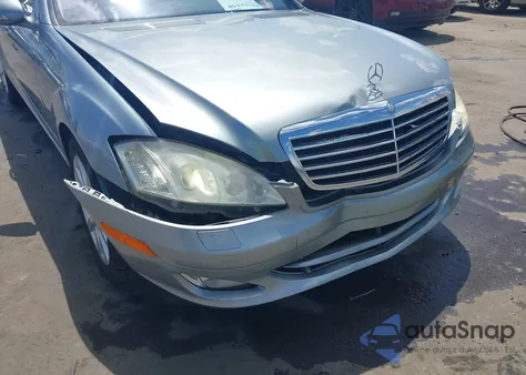 2007 Mercedes-Benz S 550 z USA, uszkodzony, nr VIN WDDNG71X47A113692